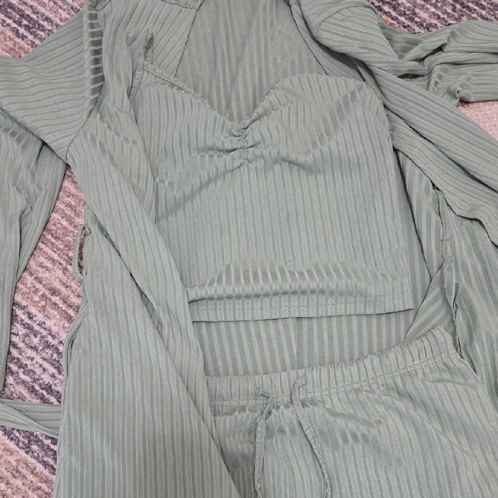 Green Ribbed Sleepwear Set - Picture 4 of 9